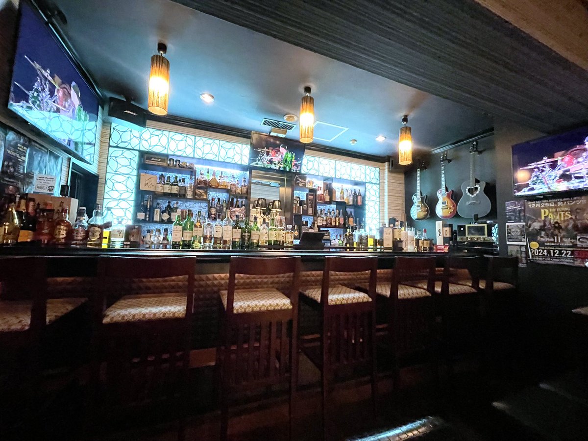 mb_coda's tweet photo. We’re Open!

4月18日(土) 
MusicBarCODAオープンしました。

今日はちょっと早く開けました。
ライブは無く、バー営業です！
いっぱい来てなー♫

#coda #musicbar #rockbar #ledzeppelin #blues #hardrock #heavymetal #東心斎橋 #周防町 #長堀橋 #ミナミ #心斎橋バー #心斎橋ロックバー https://t.co/oDlMbf5Wqs