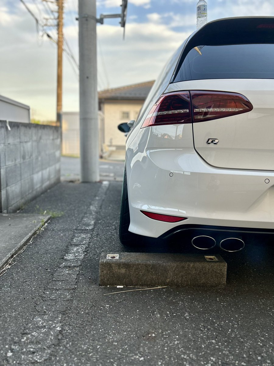 tomotan0830's tweet photo. たまには車🚗も。
お尻🍑がたまらんのよ。 https://t.co/AaAJxy87br