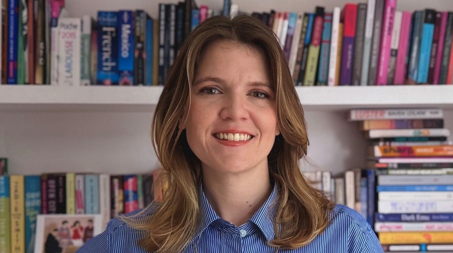 EricaVerrillo's tweet image. 11 New Literary Agents Seeking Fantasy, Thrillers, YA, MG, Kidlit, Nonfiction and more. #writingtips #amwriting #publishing #writing #pubtip #WritingCommunity #querytip #amquerying publishedtodeath.blogspot.com/2025/05/12-new…