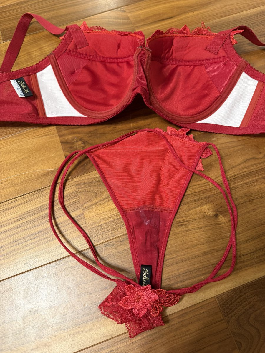 complain100's tweet photo. 最近買ったらしい、サルートの使用済み下着はめちゃくちゃいい匂いがします！！
#妻の下着 https://t.co/4VmiWmxXjw