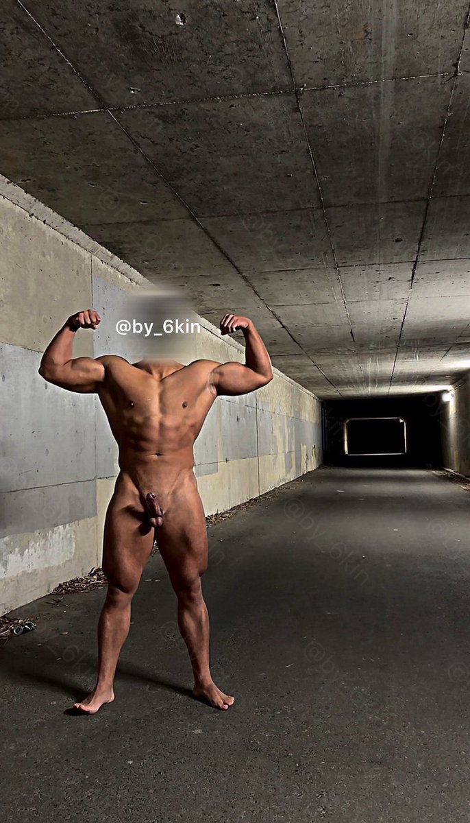 野外で筋肉アピール💪💪

筋肉はお好きですか？
露出はお好きですか？

では…"露出する筋肉"はどうですか？