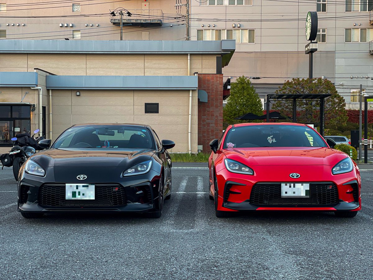soudiary9's tweet photo. 1年半ぶり？お久しぶりに会えた！！
ようやく赤くなったGR86とも��べられた🚗
楽しすぎて一瞬だったね✨
@8610_NoGR ピースしてくれたの可愛い💕 https://t.co/cuICPfH0HD