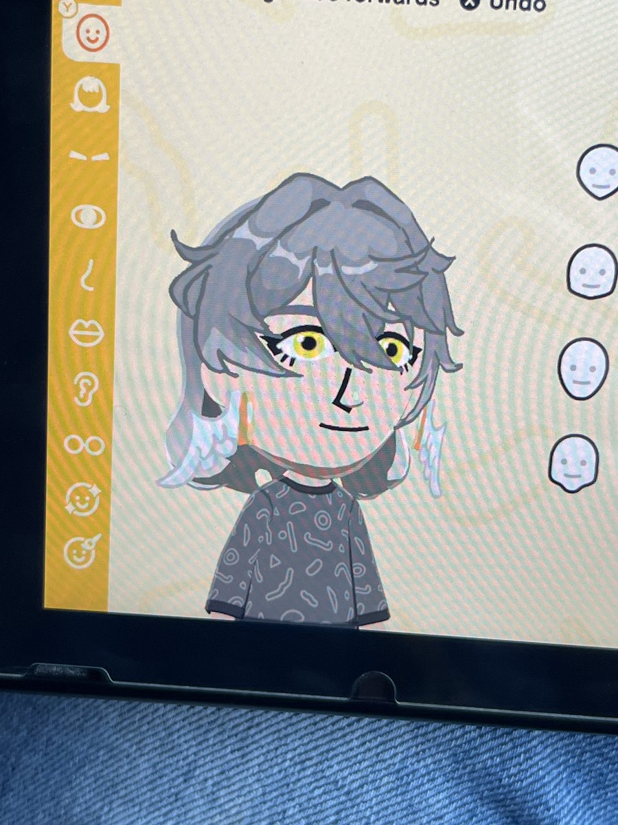 Cloverstripe_'s tweet photo. @rei_isasleep @basilries Made mine gray https://t.co/4qZK8hi78j