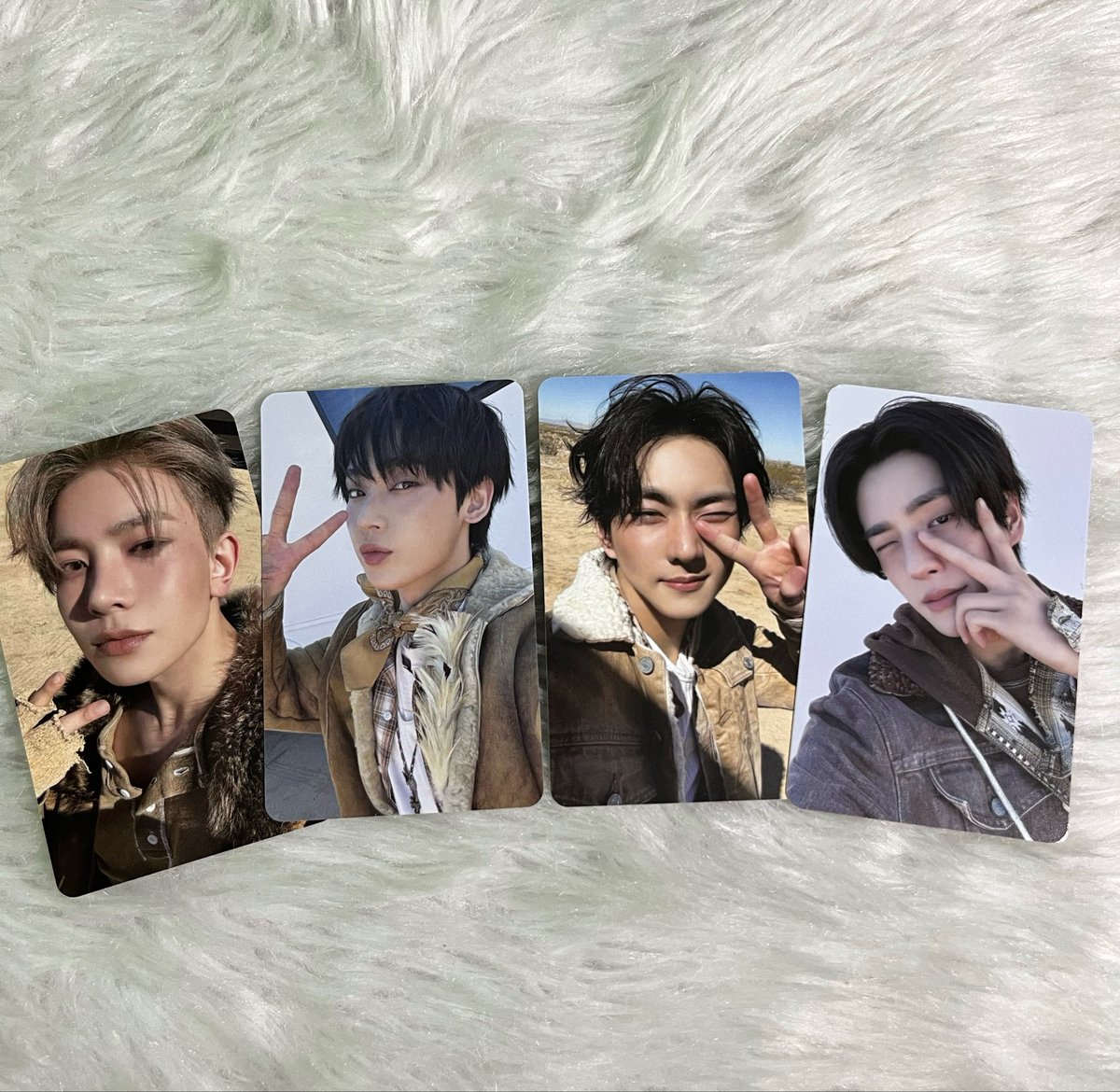 hsnwillest's tweet photo. ╰┈➤  #lovesdyofeedbacks ✧ ˚ · . 

💌 — hello @lovesdyo! inah’s and my hello live vce pc arrived today~ thank you so much po! <3 https://t.co/fSDDkNXwPS