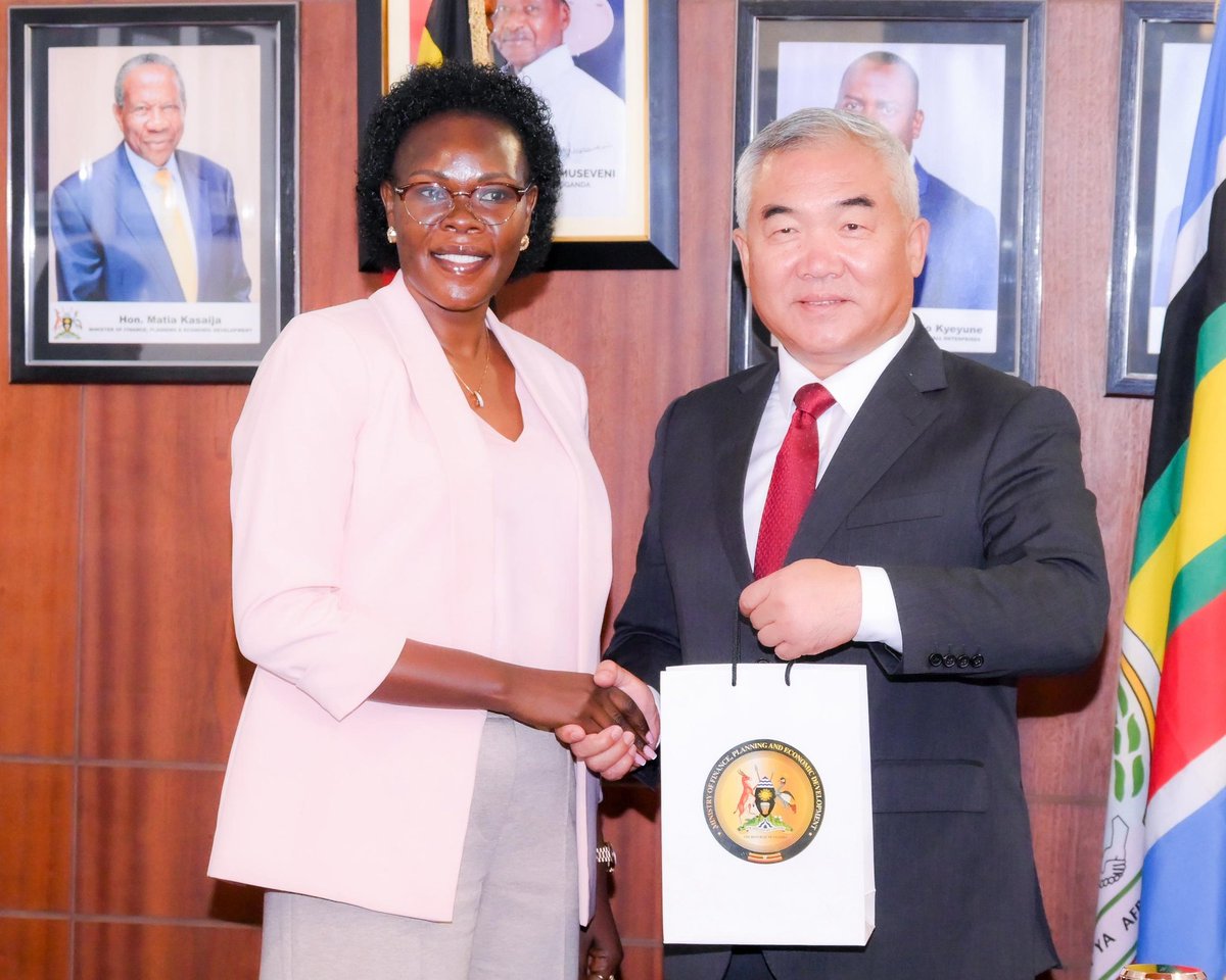 Evelyn AnitE tweet media