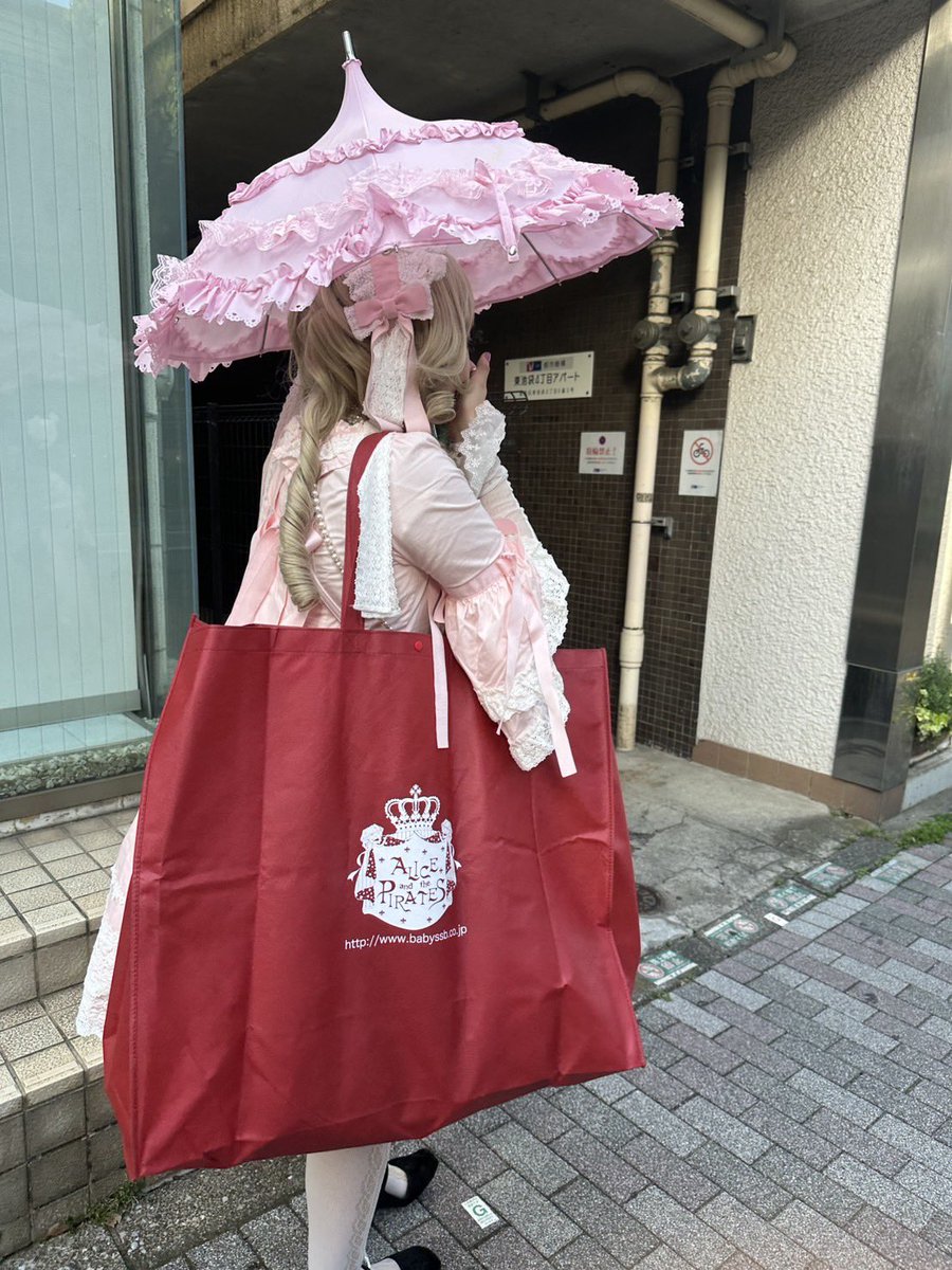 あみーと tweet media