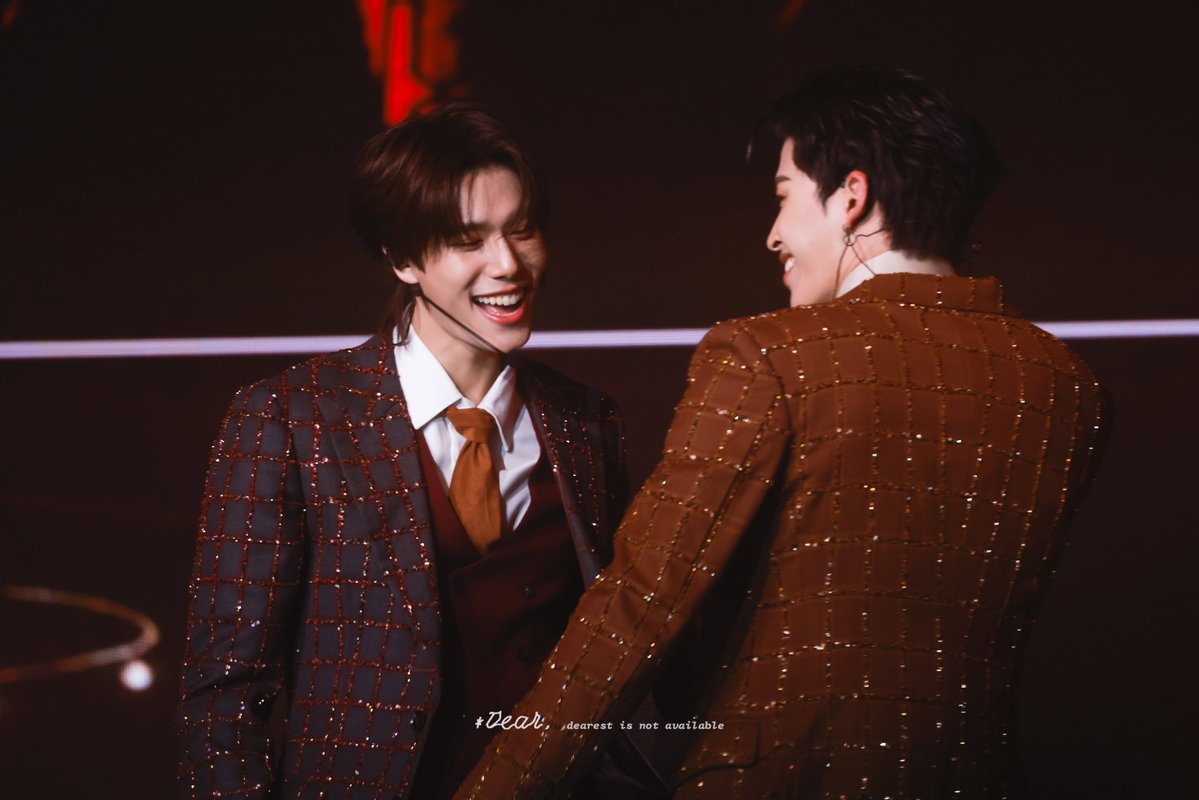 𝑫𝑬𝑨𝑹 tweet media