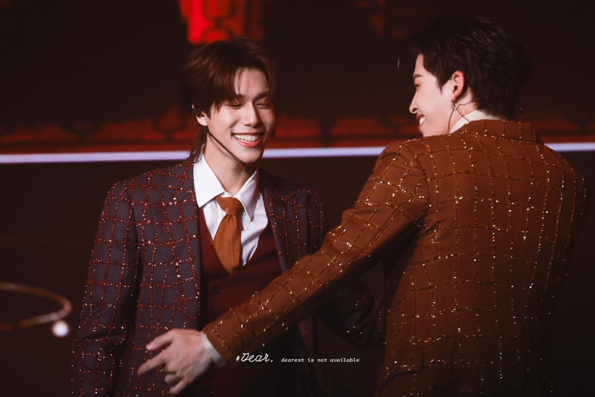 𝑫𝑬𝑨𝑹 tweet media