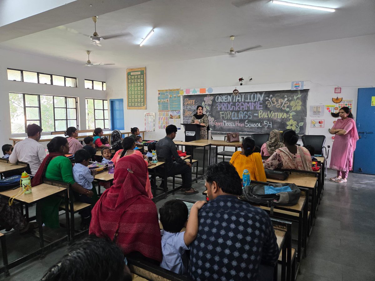 ghs54chd's tweet photo. Orientation Programme -Bal Vatika 1
Parents &amp;students  oriented about school routines and foundational learning .Officiating H/m Ms. Sandeep Kaur &amp;  Bal Vatika 1 Incharge Ms. Harvinder Kaur, accorded a special welcome  with Refreshments  to the young learners.
@SchoolEduChd https://t.co/d8jD0C2vcz