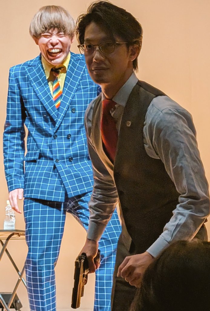 弁護士に拳銃を授けた男