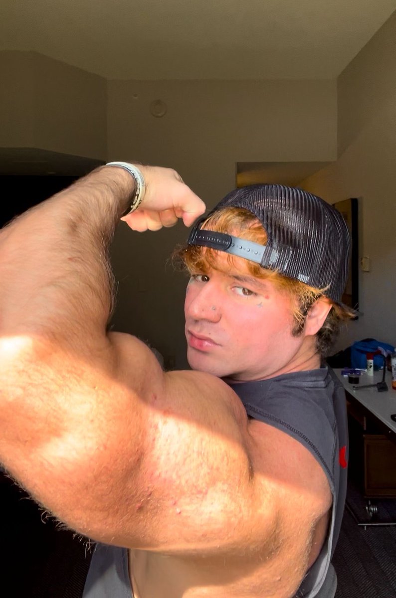 realjamieflex's tweet image. Flex Saturday??  
#flexfriday. #MuscleOnlyFans #alpha