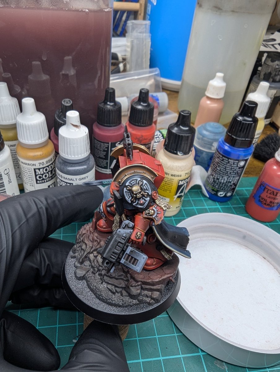 schmodizzle's tweet image. Hey All. Happy Saturday. Hope everyone's having an awesome weekend. Here's some more WIP on this Blood Angel I'm working on. #warmongers #Warhammer #warhammerCommunity #bloodangels