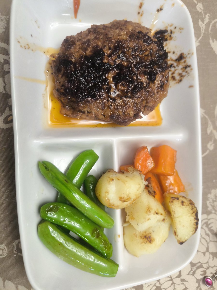 普通にうまいのだがなぜか2時間近くかかった。食べるのは10分。