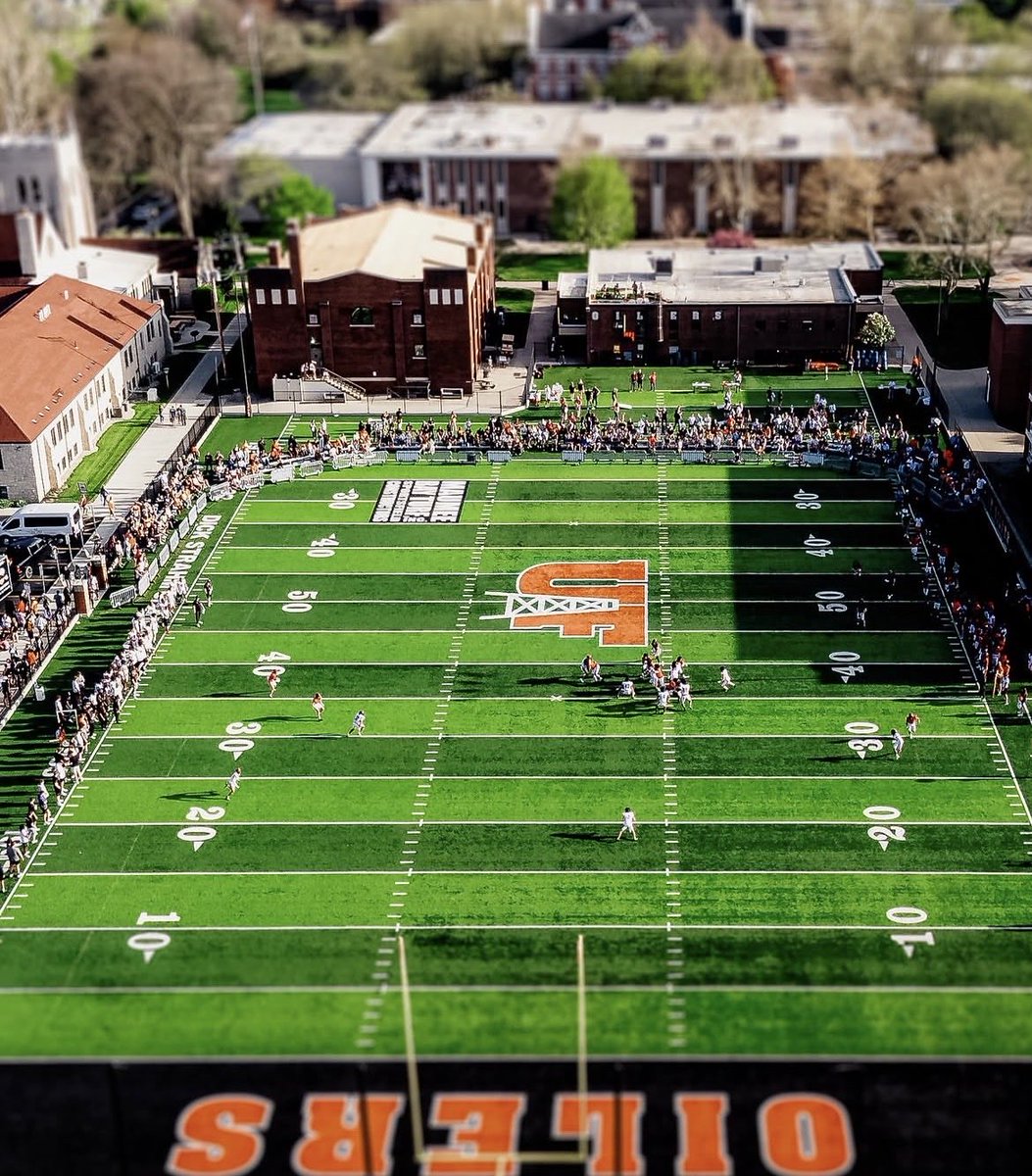 CoachCully_UF's tweet image. Proud of this team, excited for this unit. Now… WE LIFT!
Next Phase: On the road to visit with future Oilers!
#EDGE
#AKBs 
🪨🔨
