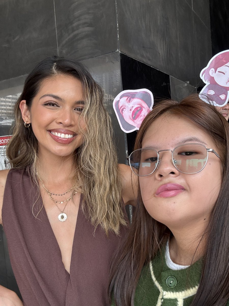 anjellapb's tweet photo. Pretty and cute photos with you my dearest Ate @mainedcm 💛✨ https://t.co/t4lRR385Ve