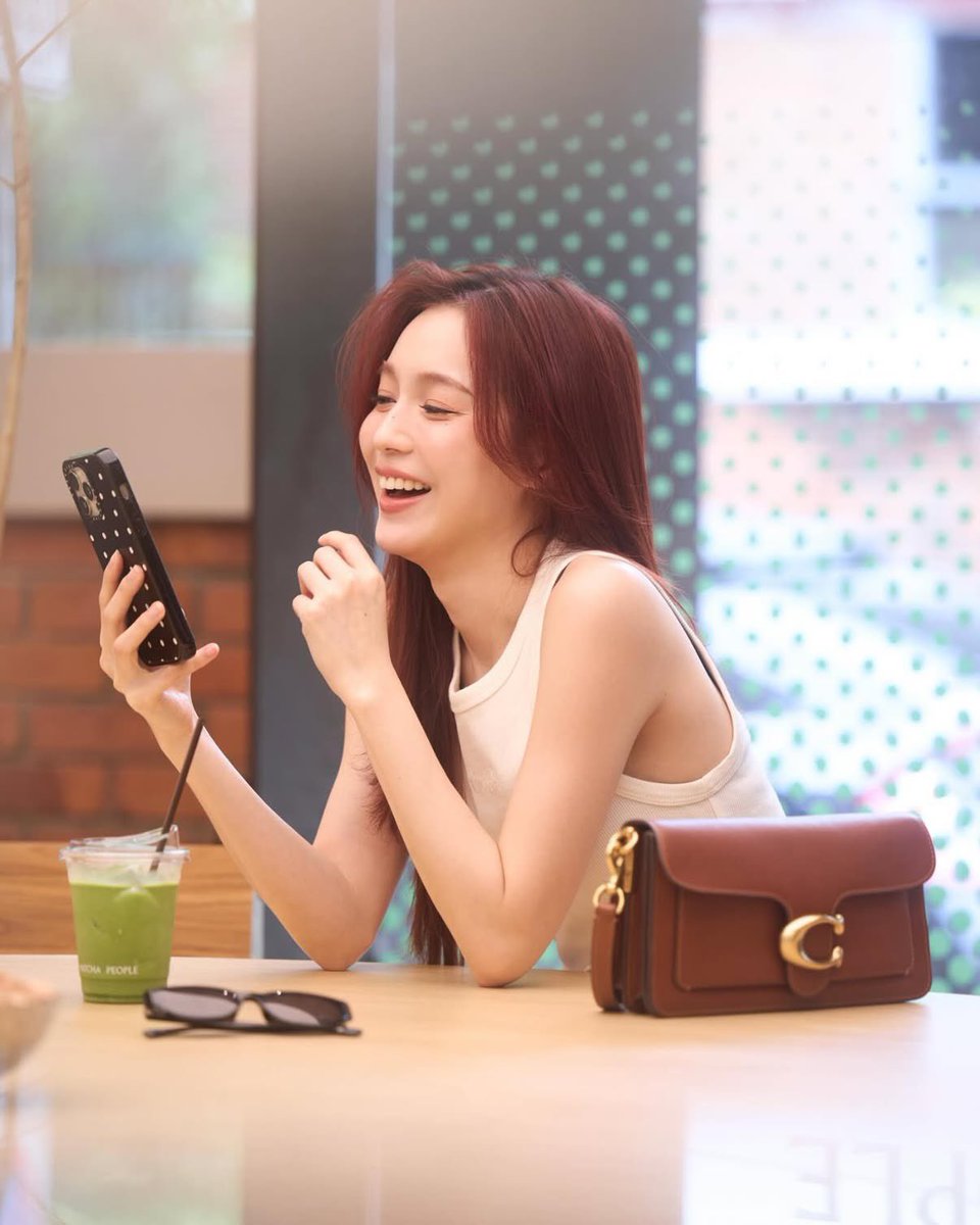 Ching_2805's tweet image. So like this way of presenting the brand: simple clothing paired with bags, 
a natural, clean, and comfortable visual.

She's a perfect fit to be a brand ambassador.-Loverrukk 
.

#Coach
#loverrukk @loverrukk 
#TabbyShoulderBag