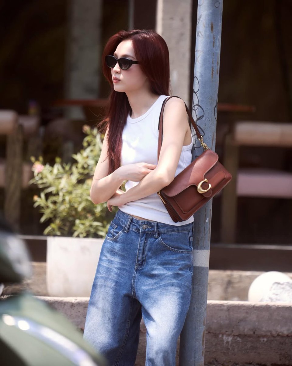 Ching_2805's tweet image. So like this way of presenting the brand: simple clothing paired with bags, 
a natural, clean, and comfortable visual.

She's a perfect fit to be a brand ambassador.-Loverrukk 
.

#Coach
#loverrukk @loverrukk 
#TabbyShoulderBag