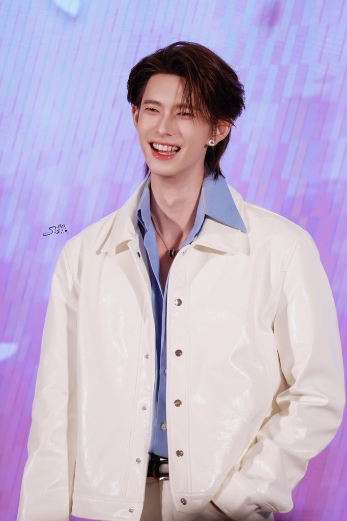 😁
<a href="/ppoohkt/">Pooh</a>   ੯‧̀͡⬮\    #ppoohkt
#PooHHooPers 
#PoohFansigninWuhan