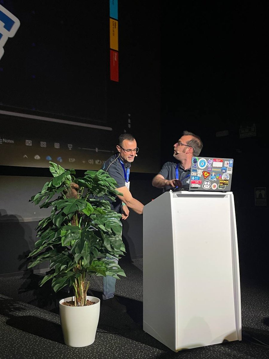 GlobalAzureES's tweet photo. Está ocurriendo ya mismo en la Global #Azure Spain 2026 de Madrid. Nuestra sesión internacional con Otto Gudszent desde Hungría, y sesiones con grandes profesionales locales como la de @saintwukong y @sparraguerra en el track 2, y la de @JIniestaData.
💙💙💙 https://t.co/TLSVpjQu4A