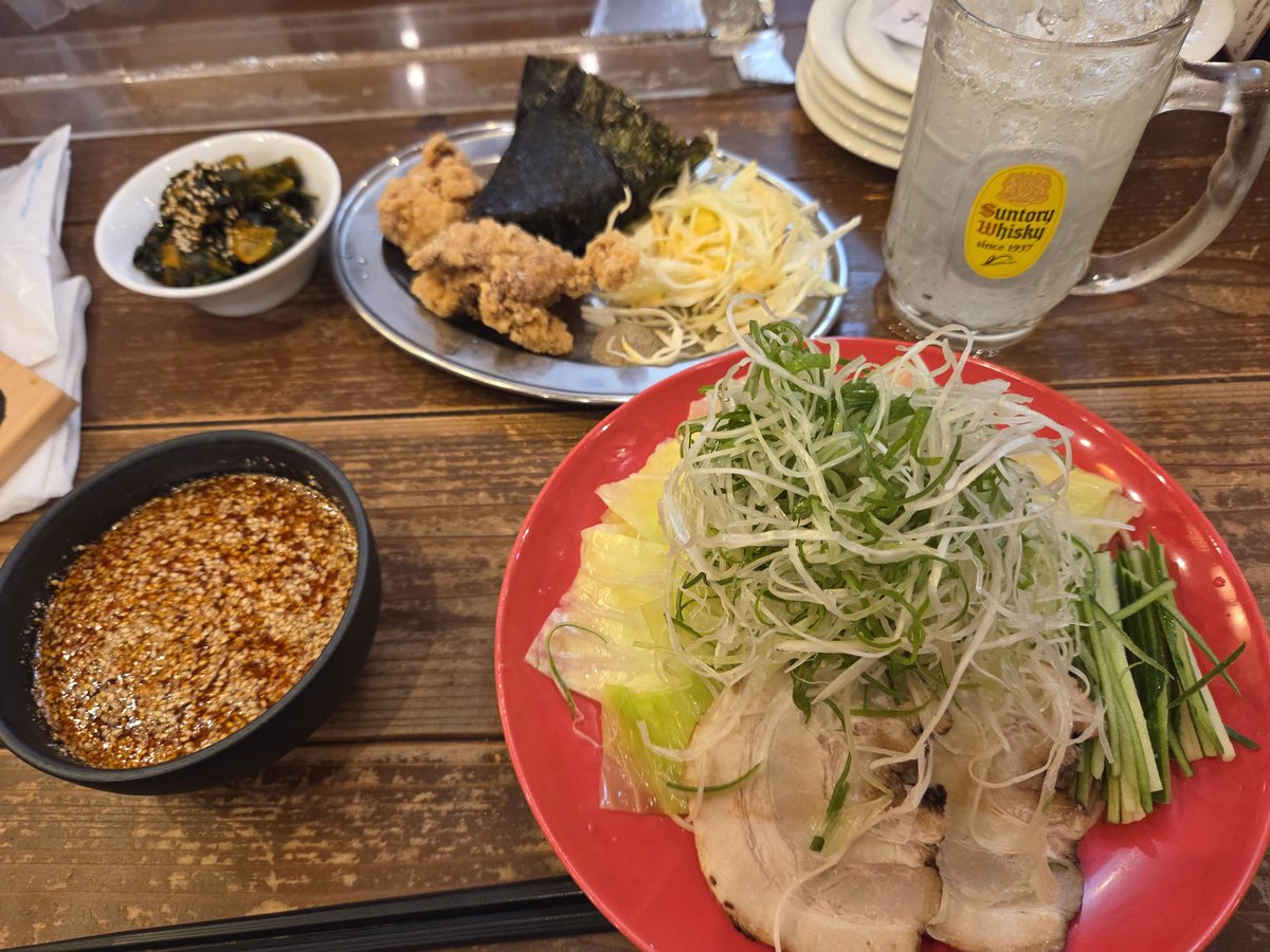 kenithi0513's tweet photo. LIVEの終わりは地元のご飯でしめてます。
飲み物はレモネードなのでお酒ではありません。 https://t.co/BRxa2Htogt