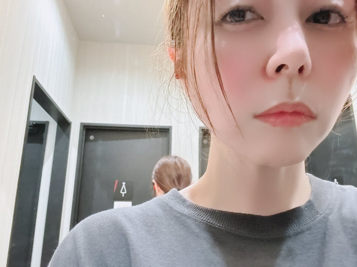 five_star0618's tweet photo. こんばんは🌙* :ﾟせかい
久しぶりにめっちゃ走った！！
脚パカパカもした。
わたしが2人おる🤲🏻

 #じむきたくらん
 #動くからモチベはあがるんだ https://t.co/SDDjOqQPaP