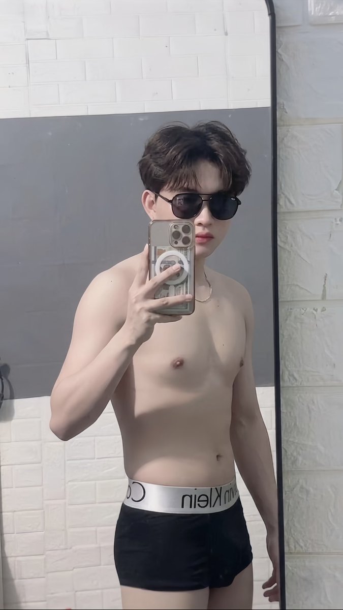 Pihuns03's tweet photo. Muốn gì ib anh… https://t.co/OItUTqmC42