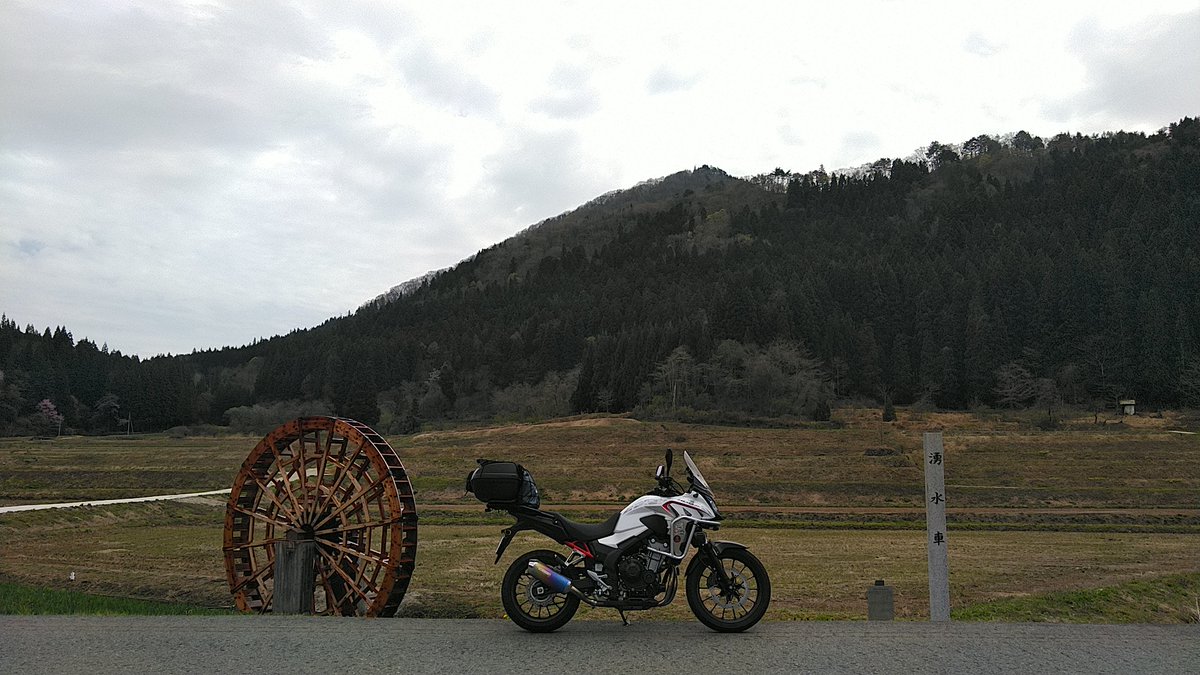 oga_oji's tweet photo. 薄曇りの今日、水没林リベンジに行ってきました。満足いくツーリングでした。道中の桜も良かったです。
#400X #バイク #tツーリング #桜 #絶景 https://t.co/T0XZND8DTx