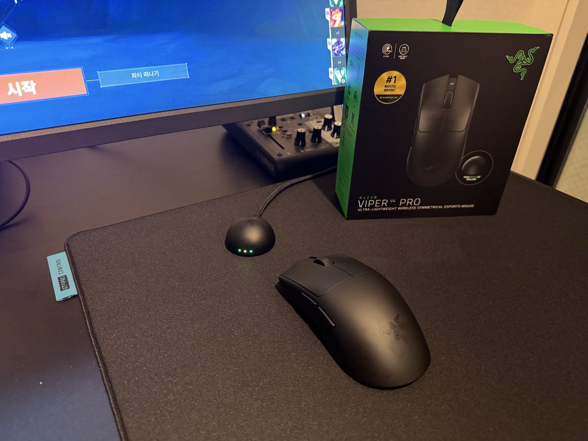 blackwiz_csgo's tweet image. viper v4 proとGigantus v2 proのバランスとコントロールの2種提供していただきました！
これでまた強くなる🔥
#RAZER #PR