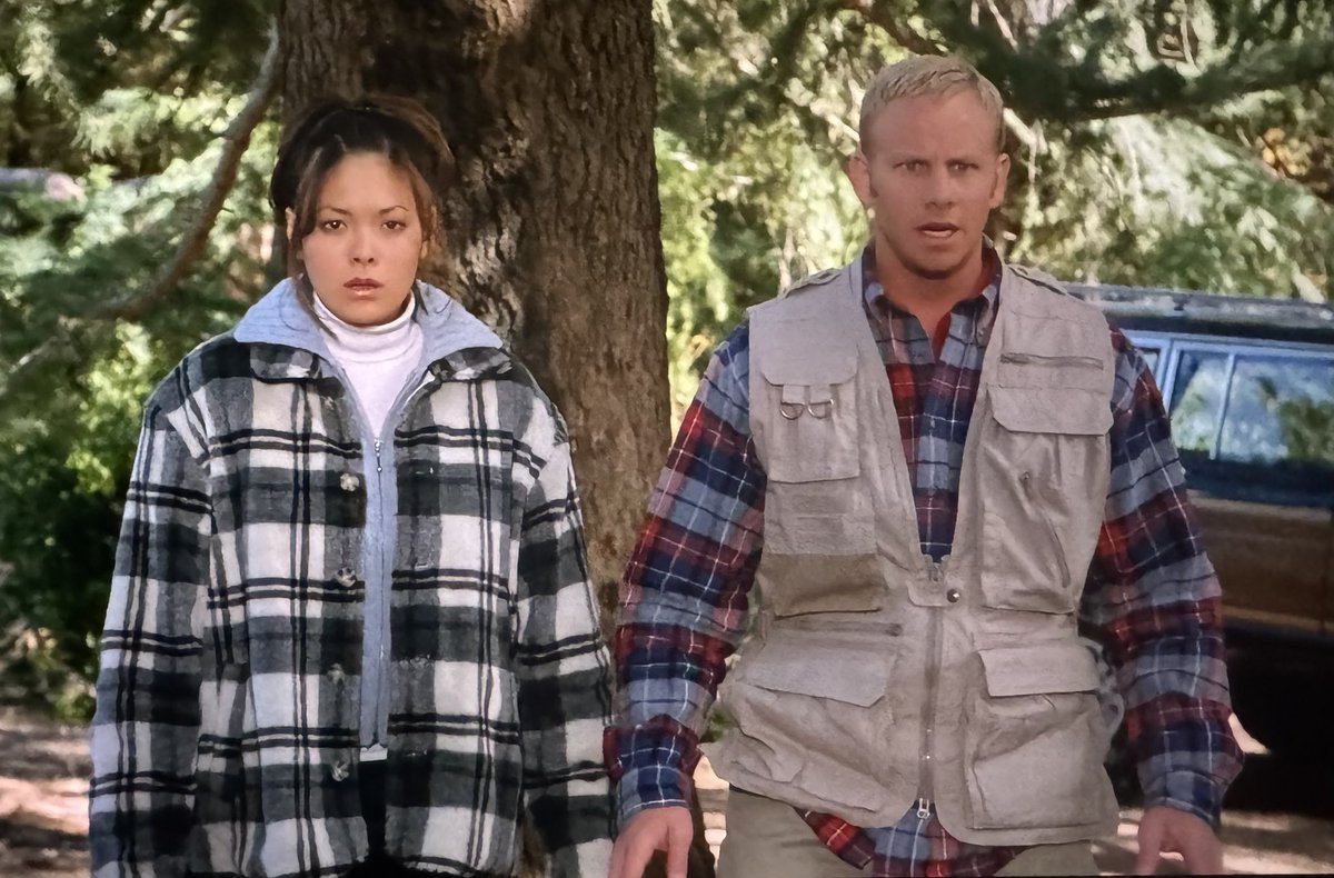 Rewatching 90210 in 2026 tweet media