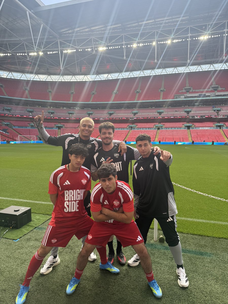 Stable Ronaldo tweet media