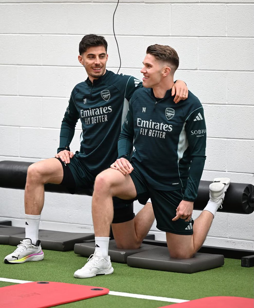 Arsenal babe tweet media