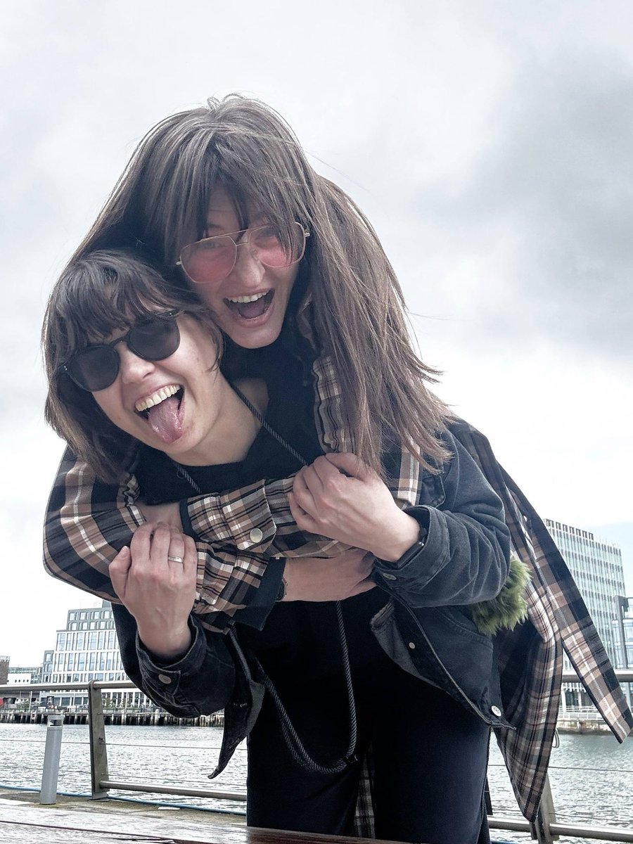 конь качалка и каталка, ржёт tweet media