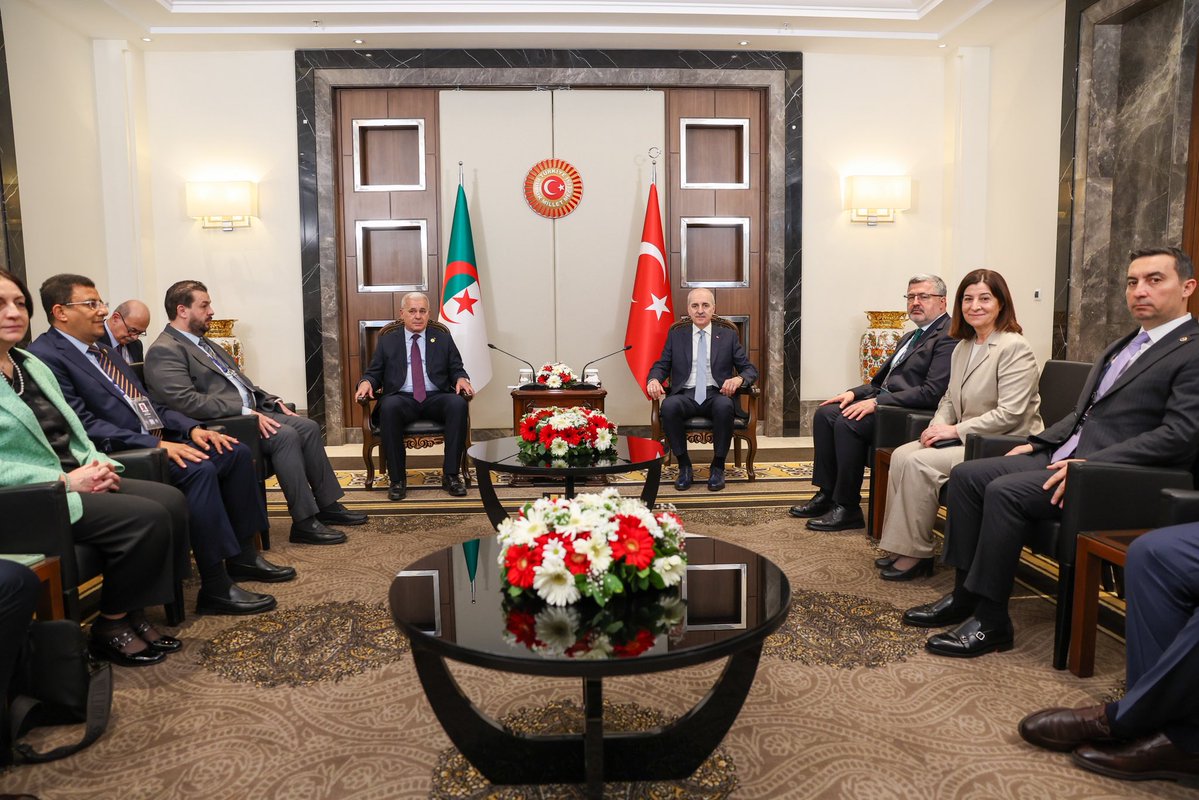 NumanKurtulmus's tweet image. PAB 152. Genel Kurulu marjında, Cezayir Ulusal Halk Meclisi Başkanı İbrahim Boughali ile bir araya geldik.

Başta Filistin davamız olmak üzere, bölgesel ve küresel gelişmeleri ele aldığımız görüşmede, parlamentolarımız arasındaki iş birliği imkânlarını değerlendirdik. 🇹🇷🇩🇿