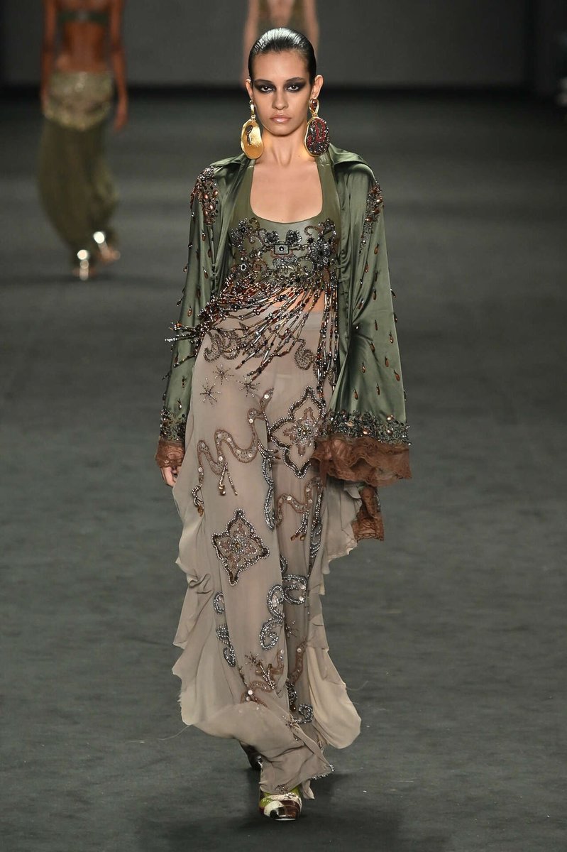 kendam_com's tweet image. Hisha Spring Summer 2027 collection -Doura- presented at Rio Fashion Week (April 16, 2026) kendam.com/news/fashion-s…

#Hisha #SS27 #Runway #Rio #FashionWeek #Kendam