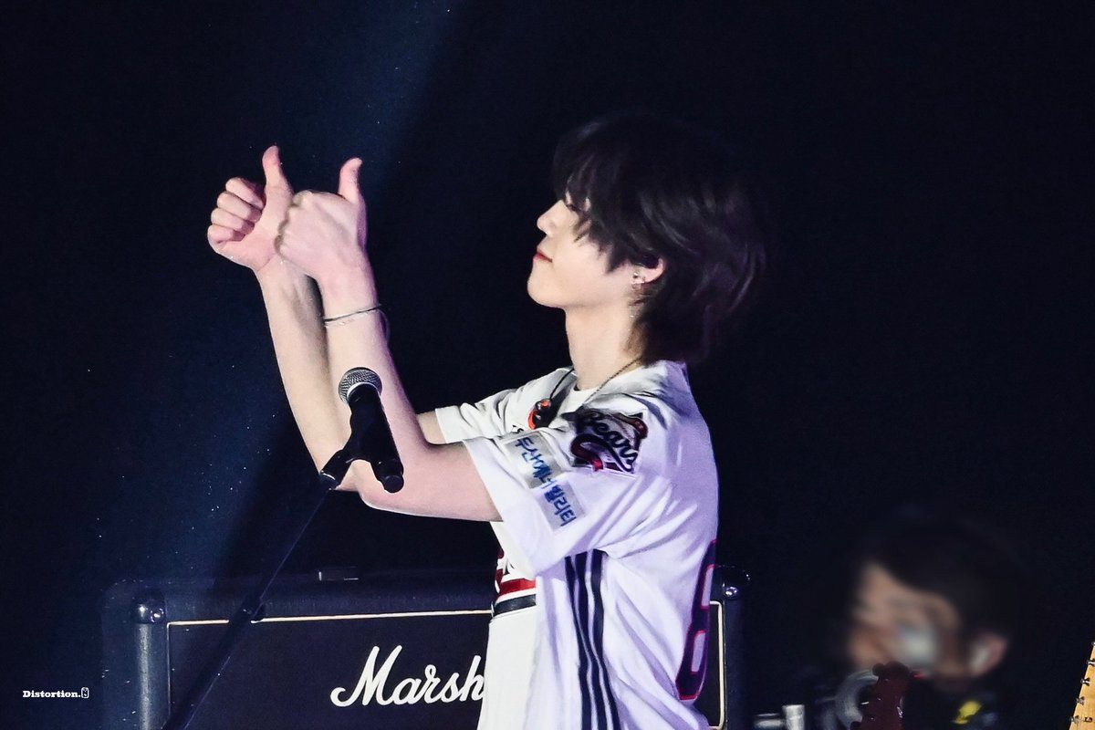 260418 두산기아전 D-STAGE
80살까지👍👍
#엔플라잉 #NFlying #차훈 #ChaHun