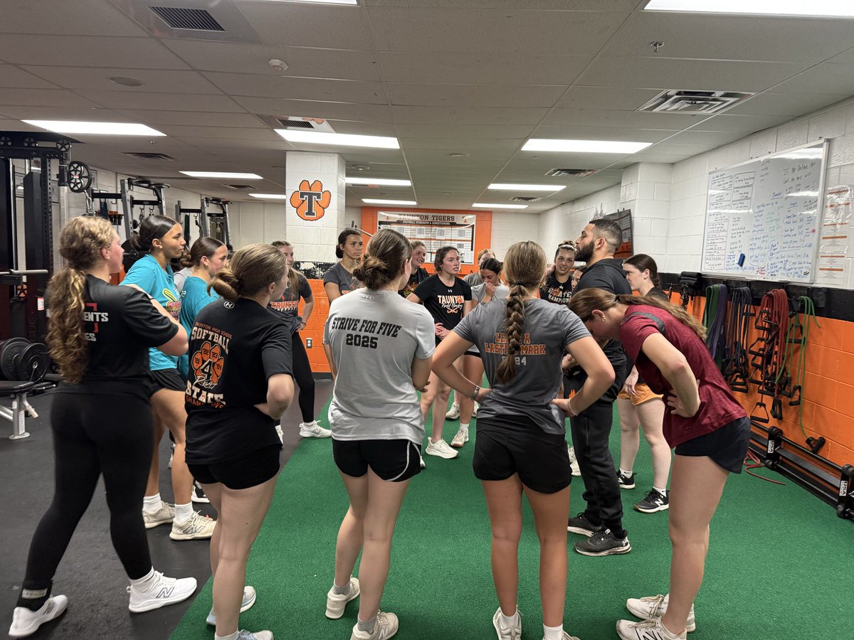 THS_Softball tweet media