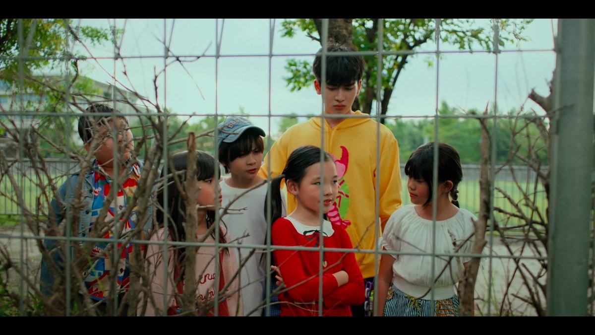 Trend for SANTA tweet media