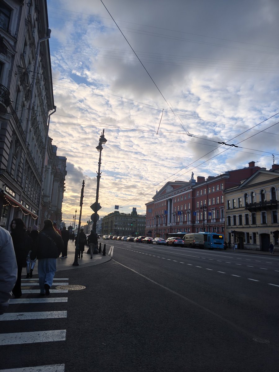 Прибыл в Питер. Снова)