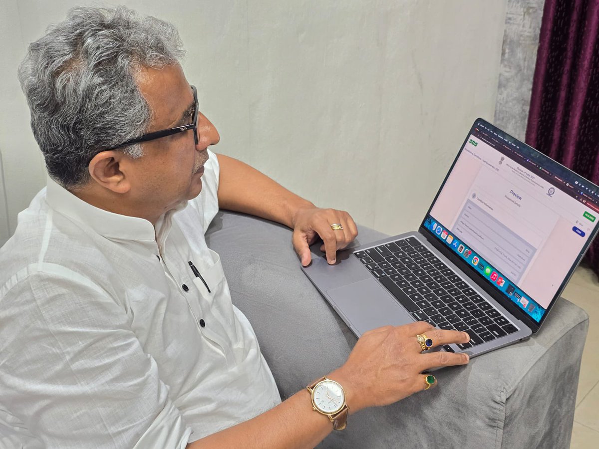 भारत की जनगणना-2027 के प्रथम चरण “आवास गणना” के तहत आज मैंने वेबसाइट se.census.gov.in के माध्यम से अपना स्व-गणना (Self-Enumeration) का फॉर्म भरा। 
 
आप सबों में मेरा आग्रह है कि दी गई वेबसाइट पर क्लिक कर आप भी अपना स्व-गणना का फॉर्म अवश्य भरें और जब जनगणना की टीम घर आए तब