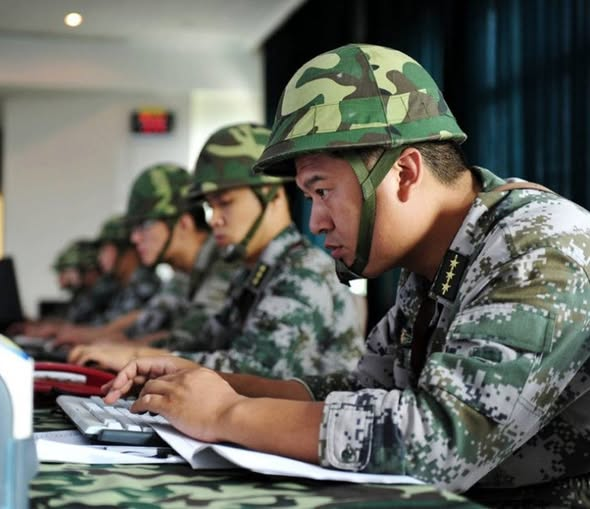 Military_idv_tw's tweet photo. 最新消息！：#中國對台網攻　《前永豐銀資深副總：中共每天網攻台灣金融系統至少一萬次》－摘要 | 台灣「TTX政經軍心情勢推演」兵推活動16日進行第二天的桌上兵推科目！針對大國競爭下的台灣經濟安全問題，前永豐銀行資深副總經理陳松興表示中國平時每天至少發動一萬次對台灣金融系統的網攻 https://t.co/TyOiE4Vbbo