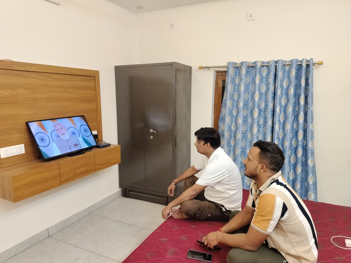 KashiVijays's tweet photo. देश के यशस्वी प्रधानमंत्री आदरणीय श्री @narendramodi नरेंद्र मोदी जी के राष्ट्र के नाम संबोधन को सुना I
#PMAddressToTheNation
#NariShaktiVandan https://t.co/vaGEQ73Jci