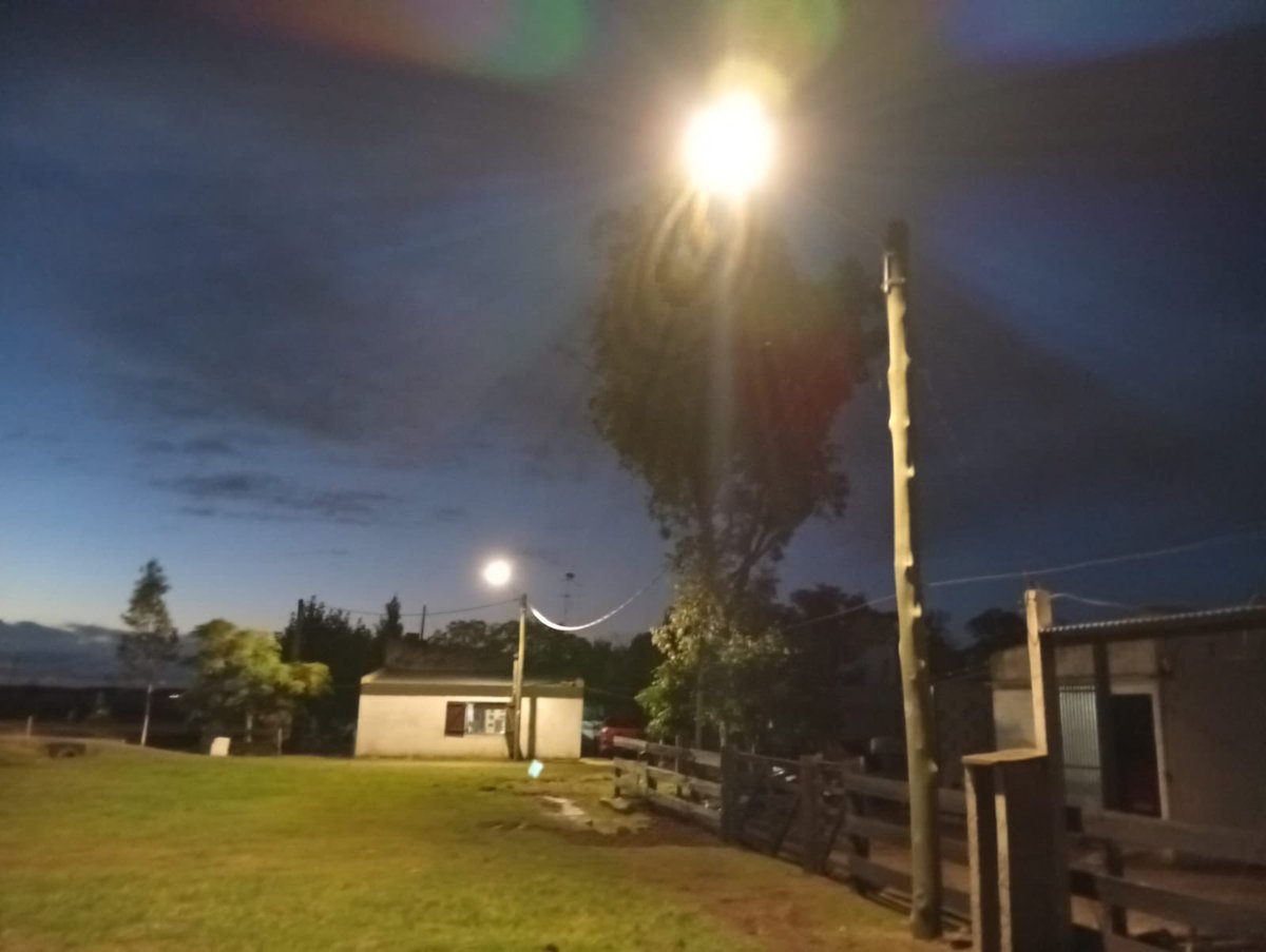 Dando respuesta a un pedido de los vecinos, la Intendencia de Florida avanza, a través del área de Logística y Electricidad, en la recuperación y renovación de luminarias en Mansavillagra. 
Los trabajos continuarán la próxima semana, mejorando la calidad de vida de la comunidad.