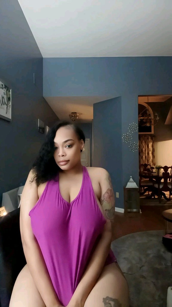 emmanuelkary's tweet image. someone should treat me pizza 🍕 though 😋 #everyone