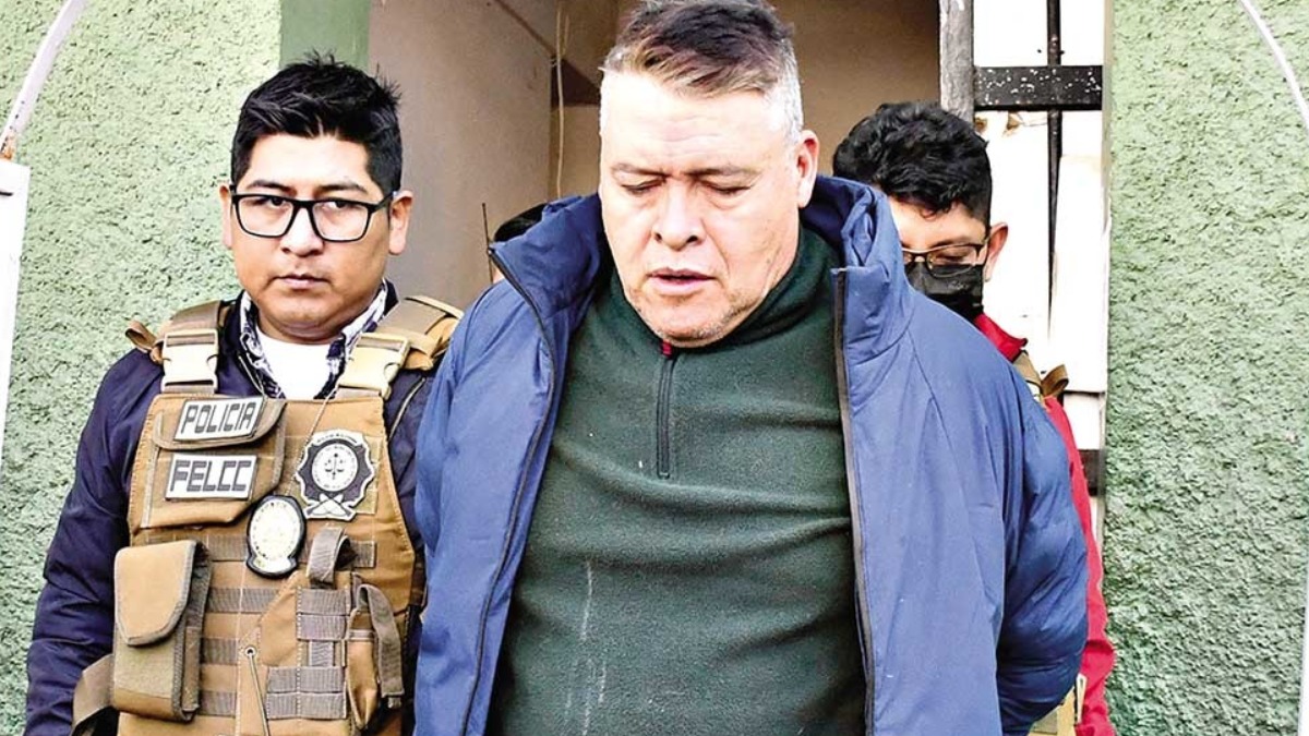 noticiasfides's tweet image. 🔵 #GrupoFides | #ANF #Seguridad 𝐈𝐧𝐢𝐜𝐢𝐚 𝐣𝐮𝐢𝐜𝐢𝐨 𝐨𝐫𝐚𝐥 𝐜𝐨𝐧𝐭𝐫𝐚 𝐉𝐮𝐚𝐧 𝐉𝐨𝐬é 𝐙úñ𝐢𝐠𝐚 𝐩𝐨𝐫 𝐮𝐧 𝐩𝐫𝐞𝐬𝐮𝐧𝐭𝐨 𝐝𝐞𝐬𝐯í𝐨 𝐝𝐞 𝐫𝐞𝐜𝐮𝐫𝐬𝐨𝐬 𝐪𝐮𝐞 𝐝𝐚𝐭𝐚 𝐝𝐞 2012
Lea la nota aquí 👉 acortar.link/mZ3qRX