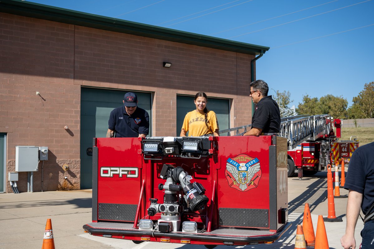 OverlandParkFD's tweet image. 🚒 Open House TODAY! 1-3 PM @ Fire Training Center

Watch the NFSA side-by-side burn trailer demonstration! Touch-a-truck and see our crews in action. 

There are hands-on activities for all ages!

12401 Hemlock, Overland Park.

#openhouse #firetraining #firedemos #communityevent