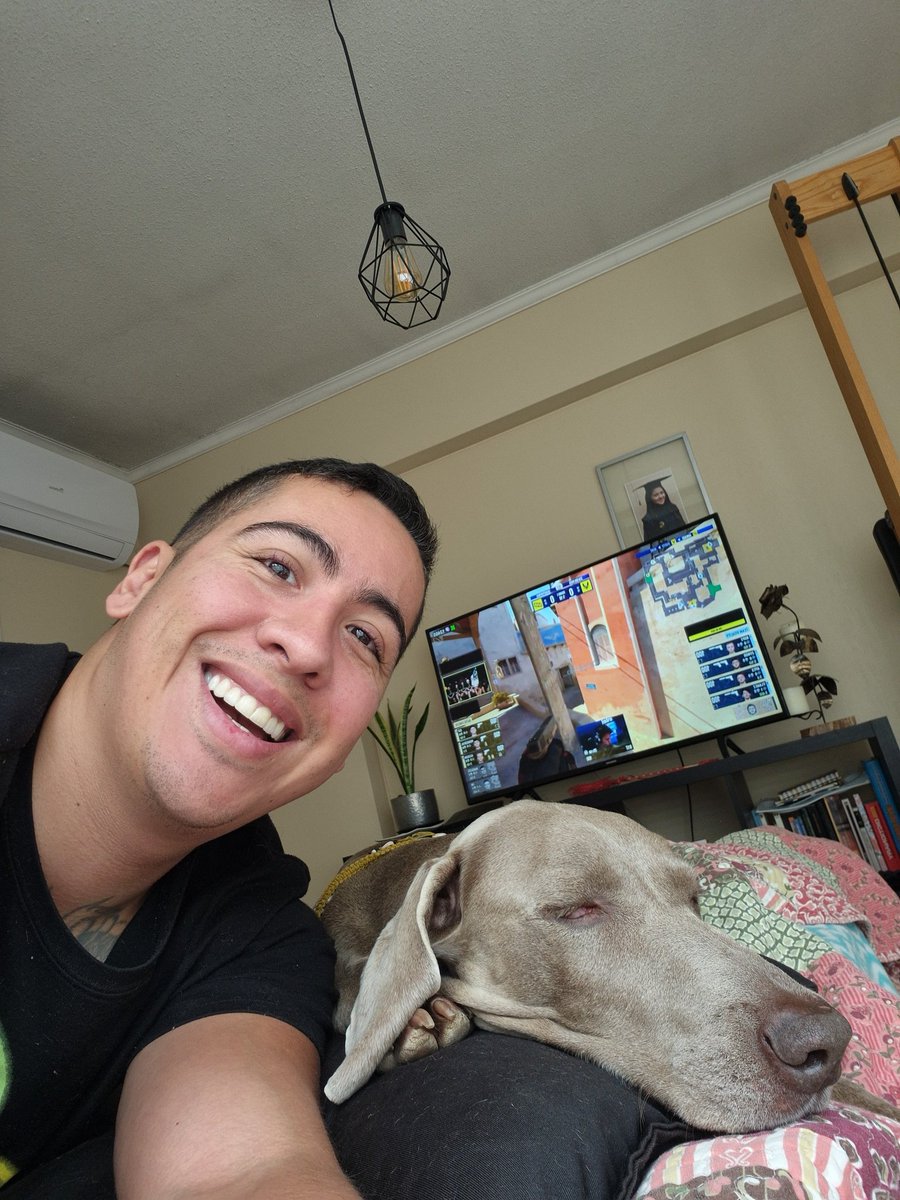 andrespazyamor's tweet image. Aca viendo las semifinales con @forg1 y los cabros! Abrazos desde Chile 🇨🇱 #Face #Forg1Face