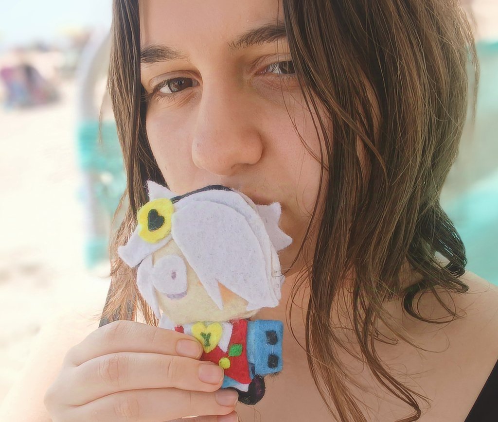 RyuKØ✮♥️🧡🤍🩷💜 Colette's chew toy tweet media