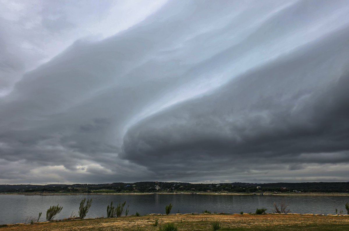 KristenCurrieTV's tweet image. WOW. What a shot! Today’s cold front blowing into Point Venture.

Courtesy: Mischa Baeza

#txwx #atx @KXAN_News