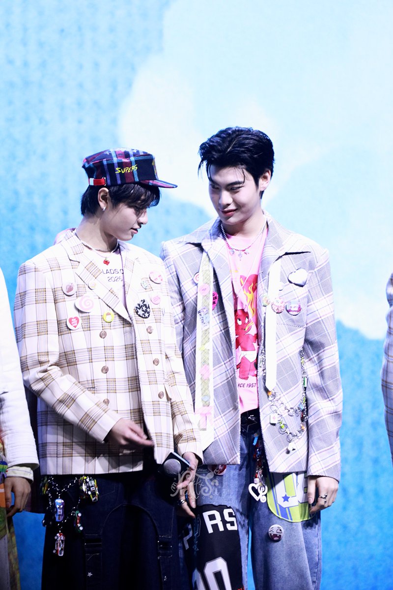 นัทไม่ใช่แนท 🌻🌈 tweet media