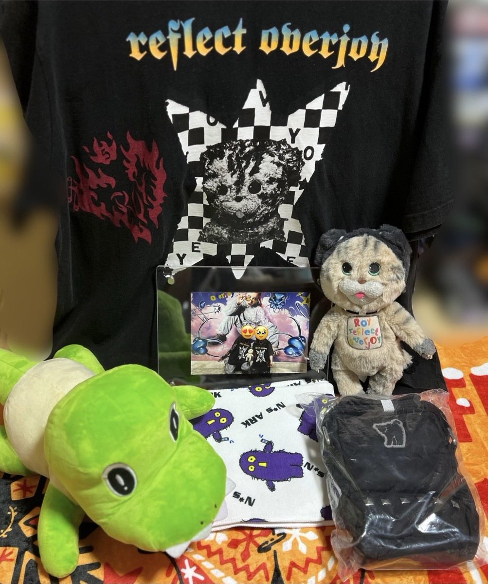 RiE🍸💋✂︎🪡👣🍓💨 tweet media